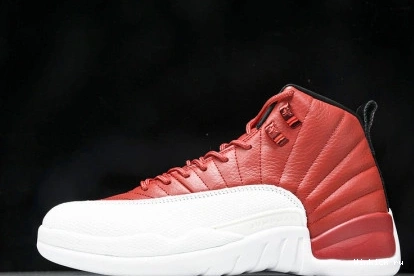 Air Jordan 12 Red